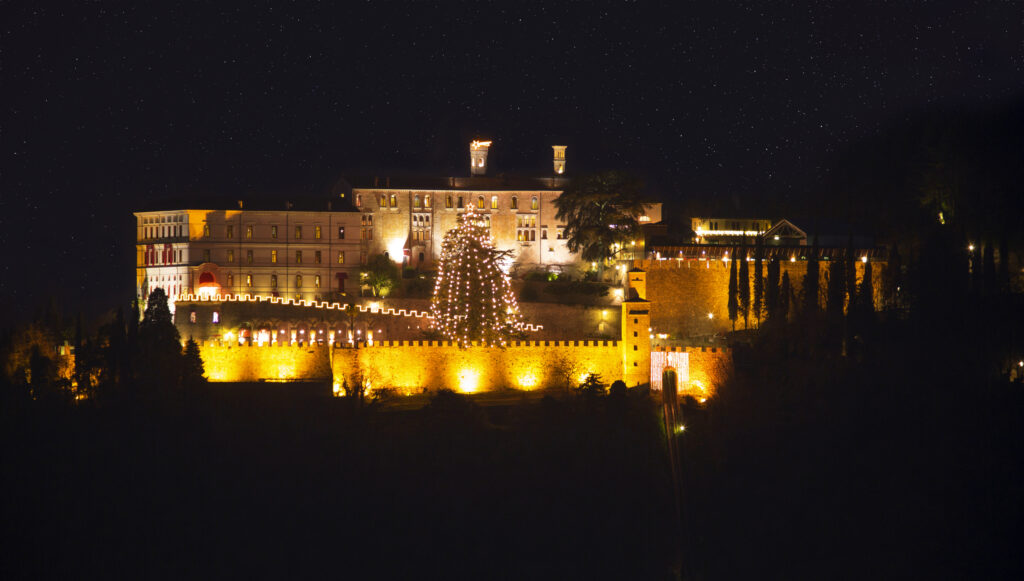 Castelbrando ; Castelbrando illuminato nella notte