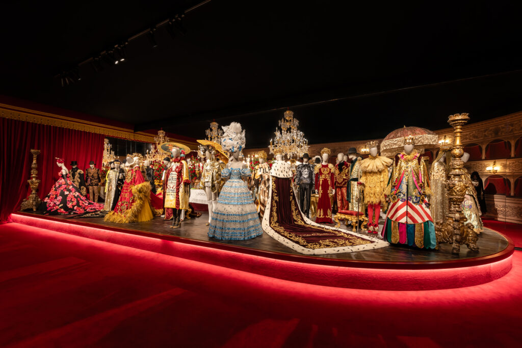 Moda - Esposizione Du Coeur à la Main a Parigi di Dolce e Gabbana